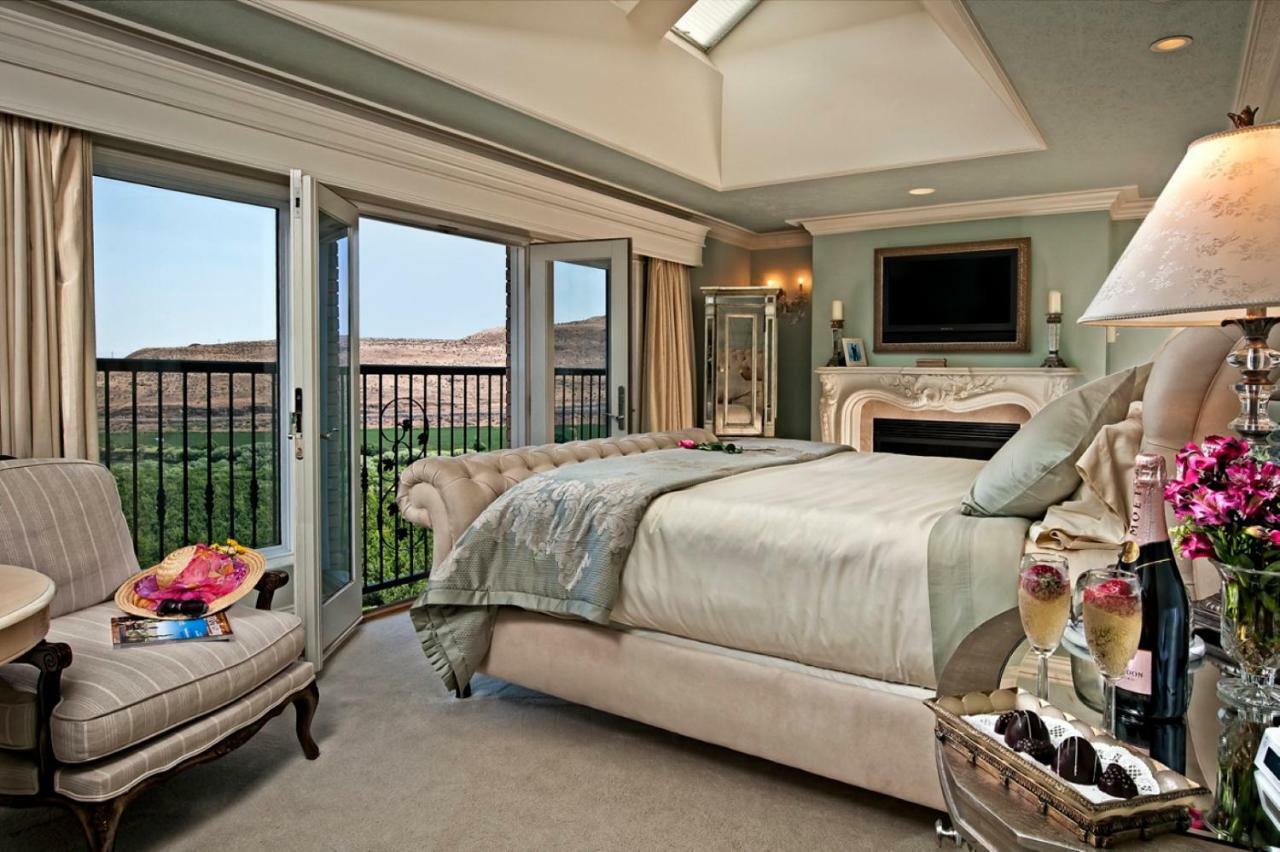 Cameo Heights Mansion And The Vine Fine Dining Restaurant Bed & Breakfast Touchet Bagian luar foto