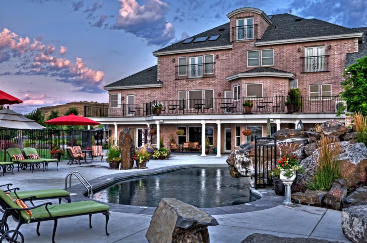 Cameo Heights Mansion And The Vine Fine Dining Restaurant Bed & Breakfast Touchet Bagian luar foto