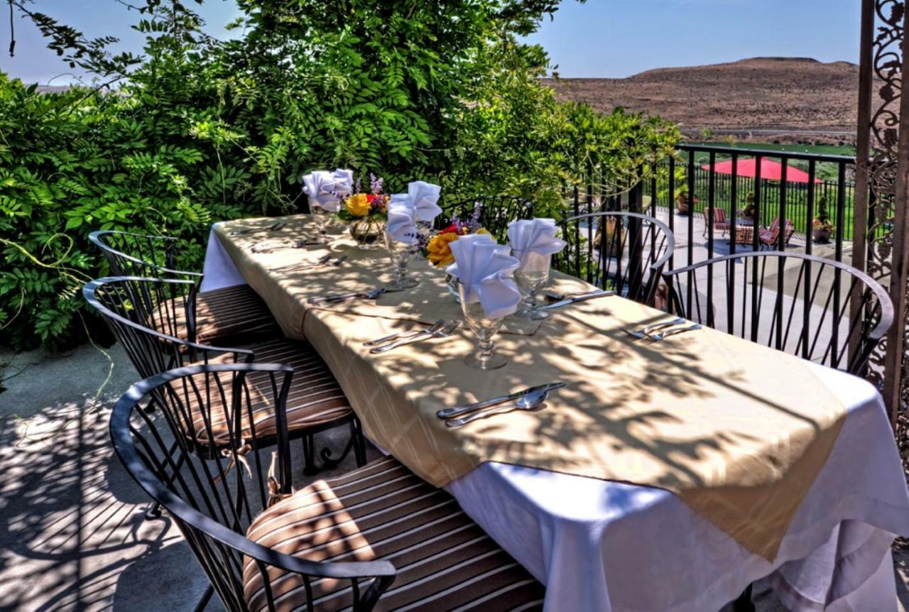 Cameo Heights Mansion And The Vine Fine Dining Restaurant Bed & Breakfast Touchet Bagian luar foto